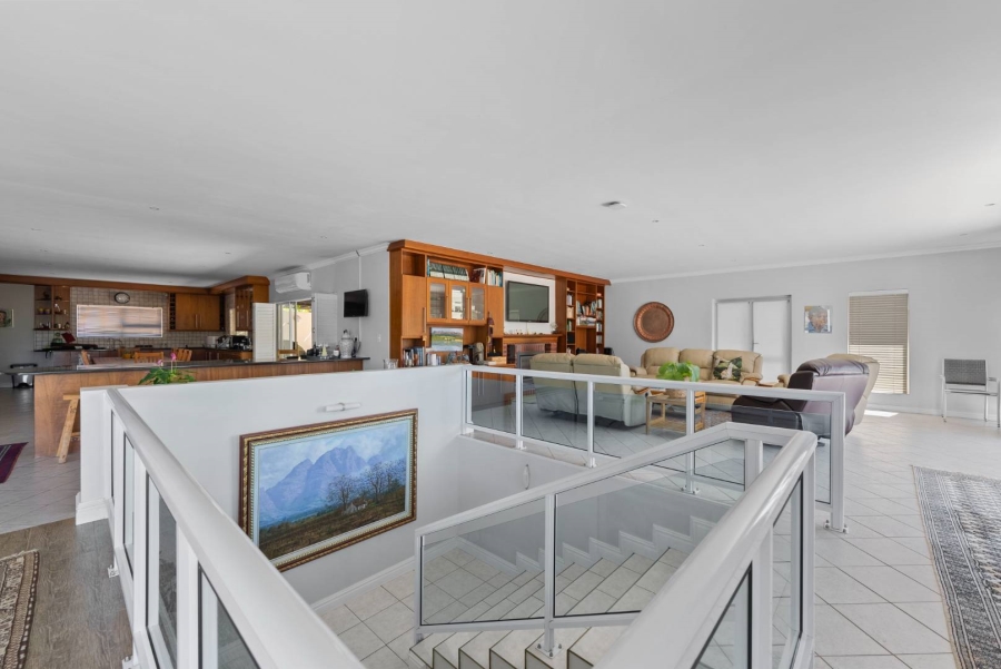 5 Bedroom Property for Sale in Stellenbosch Farms Western Cape